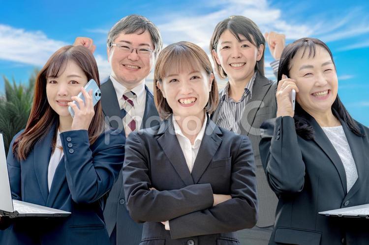 女性が活躍するビジネスチーム 女性活躍,キャリアウーマン,働く女性の写真素材