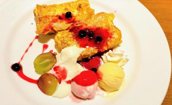 ぶどうのフレンチトースト ぶどうのフレンチトースト フレンチトースト,ぶどう,ブドウの写真素材