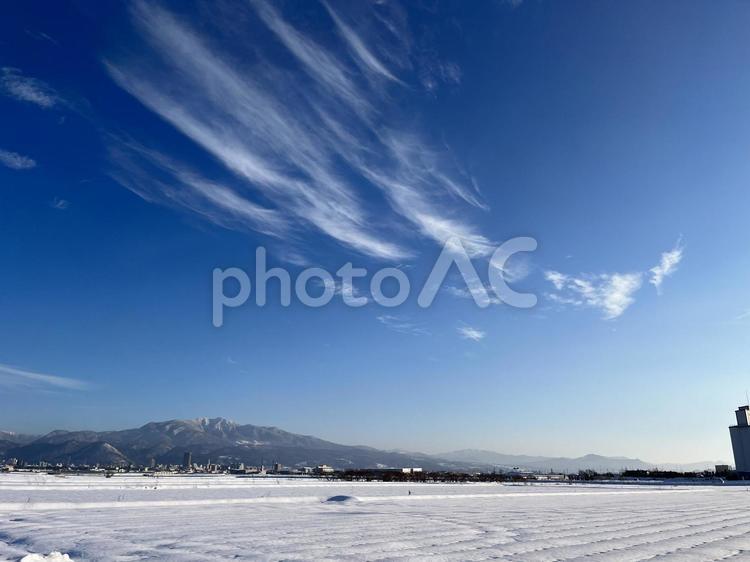 220110雪金井 山形市金井,田んぼ,雪の写真素材