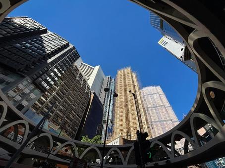 香港の高層ビルを見上げる近代的な街並み 香港,高層ビル,ビル群の写真素材