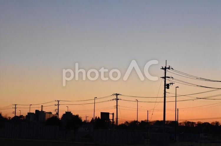 夕暮れのシルエット オレンジ,グラデーション,シルエットの写真素材