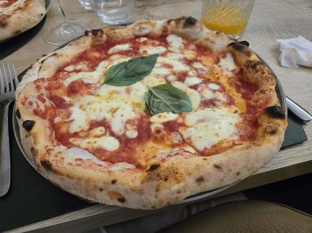 イタリア旅行　ピザ　マルゲリータ ピザ,マルゲリータ,イタリアの写真素材