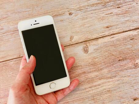 スマホを操作する手元 スマホ,携帯電話,操作の写真素材