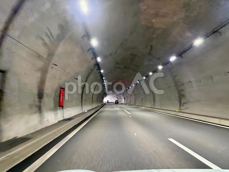 高速道路トンネル 高速道路,トンネル,消火栓の写真素材