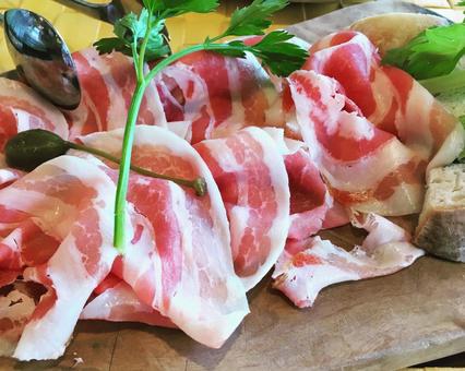 パンチェッタの前菜盛り パンチェッタの前菜盛り パンチェッタ,生ハム,前菜の写真素材