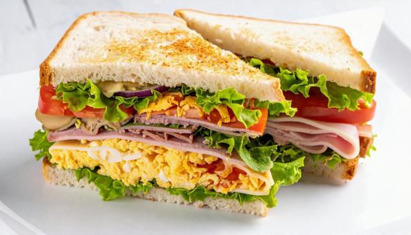 美味しいチーズ入りのミックスサンドイッチ 美味しいチーズ入りのミックスサンドイッチの写真