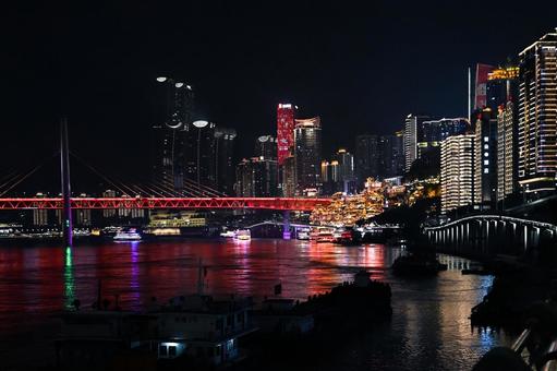 重慶夜景・嘉陵江と千廝門大橋 重慶,夜景,嘉陵江の写真素材