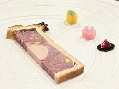 ジビエ肉とフォアグラのパテアンクルート ジビエ肉とフォアグラのパテアンクルート 前菜,テリーヌ,パテの写真素材