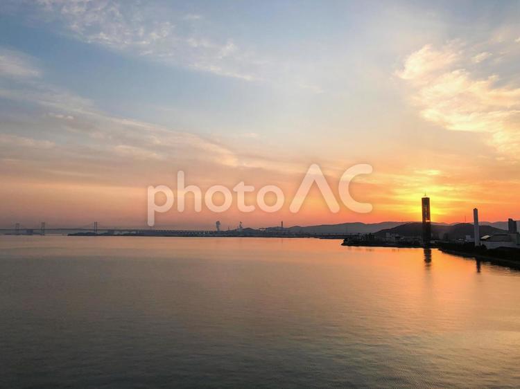 朝焼けと瀬戸大橋 瀬戸大橋,橋,海の写真素材