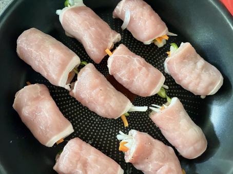 肉巻きおかず作ります 肉巻きおかず作ります 肉巻き,料理,食べ物の写真素材