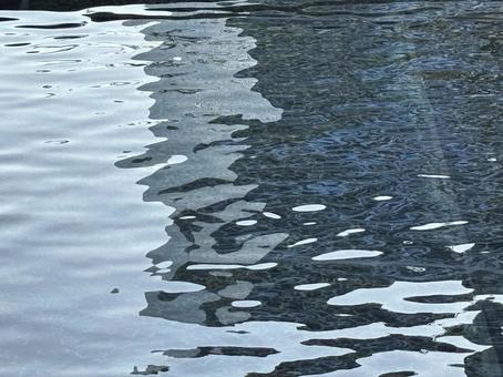 美しい水面、光の反射、コピースペース 水面,水,池の写真素材