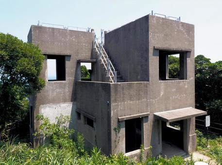 神島の監的哨 監的哨,漁港,神島の写真素材