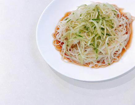 冷やし中華 冷やし中華 冷やし中華,麺,胡瓜の写真素材