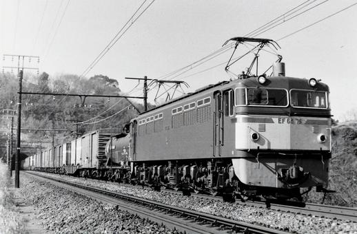 EF65けん引の貨物列車 EF65けん引の貨物列車 のりもの,鉄道写真,ef65形の写真素材
