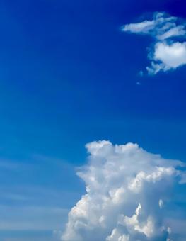 雲のある風景 青空,青,スカイブルーの写真素材