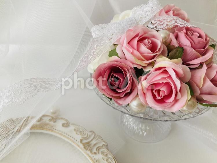 ピンクの薔薇とパールとチュールとレース ピンク,薔薇,花の写真素材