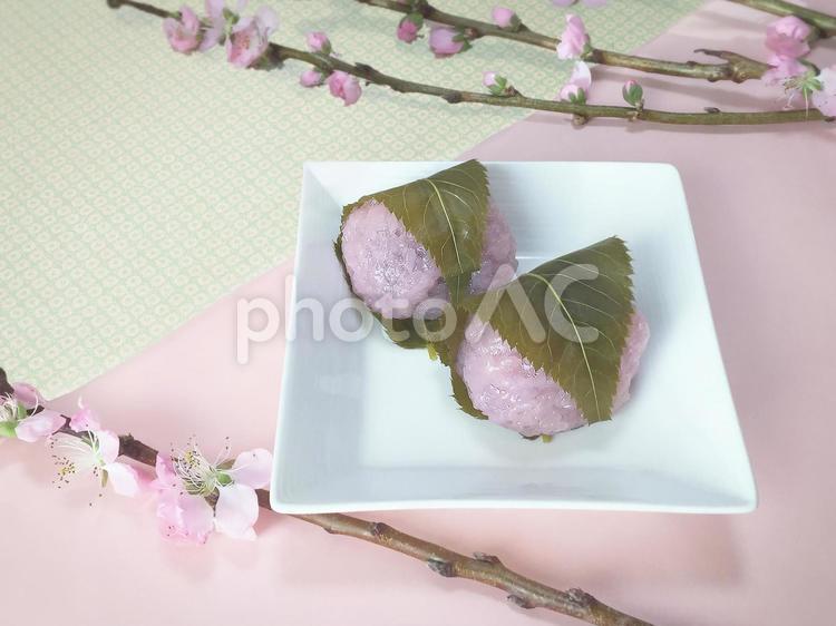 桜餅と桃の花 桜餅,道明寺,ひなまつりの写真素材