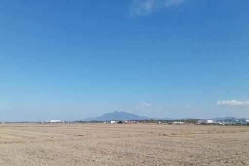 稲刈り後常総からの筑波山2 秋,風景,山の写真素材