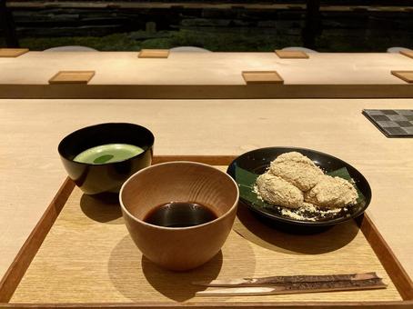 抹茶とわらび餅 抹茶とわらび餅の写真