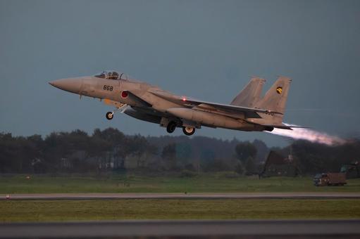 F-15戦闘機離陸の写真