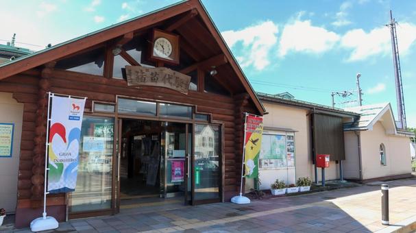 夏の青空と猪苗代駅舎 夏の青空と猪苗代駅舎 夏,青空,猪苗代駅舎の写真素材