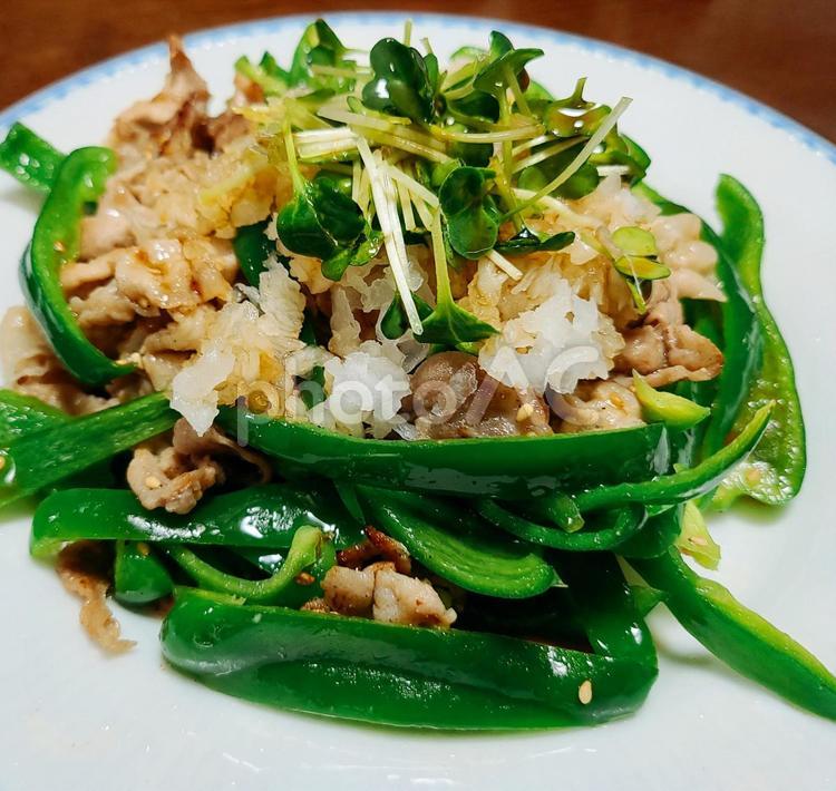豚肉とピーマン炒め 野菜炒め,野菜,食事の写真素材