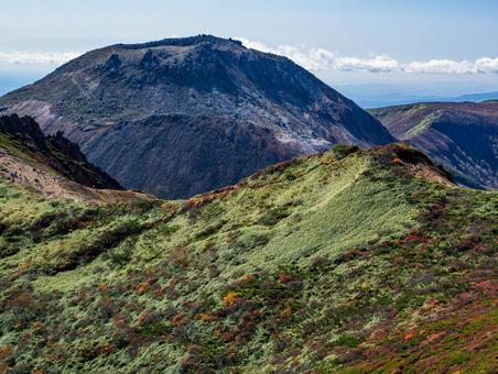 紅葉の那須岳（茶臼岳） 那須岳,紅葉,朝日岳の写真素材