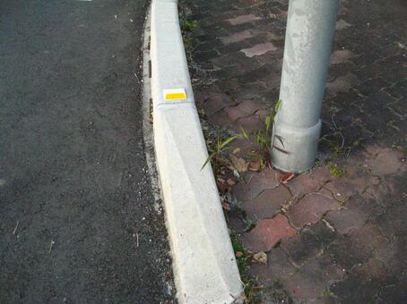 道路縁石鋲 道路縁石鋲,反射板,縁石鋲の写真素材