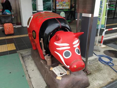 会津若松駅の赤べこ（福島・会津の郷土玩具 赤べこ,牛,置物の写真素材
