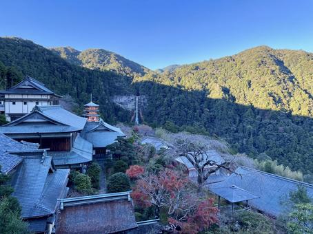 那智山を望む三重塔と那智の滝の絶景 那智山,那智の滝,三重塔の写真素材