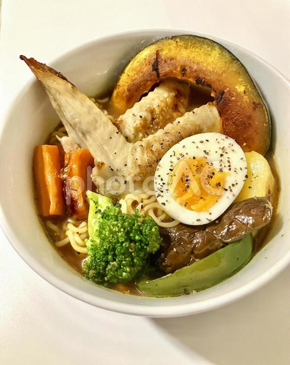 鶏肉と野菜のスープカレーラーメン スープカレー,カレーラーメン,カレーの写真素材