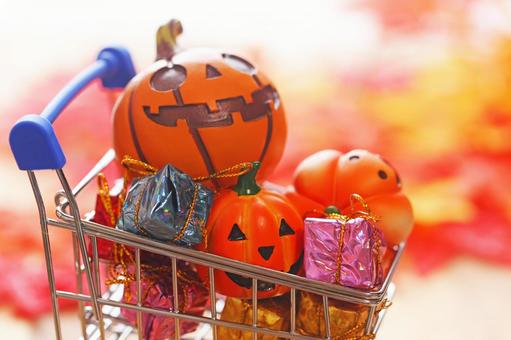ハロウィンのプレゼントはいりませんか。 ハロウィンのプレゼントはいりませんか。 ハロウィン,かぼちゃ,プレゼントの写真素材