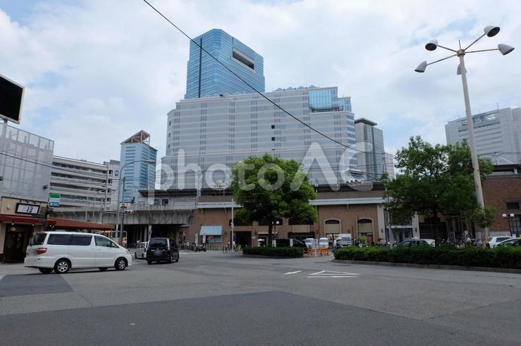 神戸駅周辺の道路と周辺の高層ビルや町並み 道路,ビル,町並の写真素材