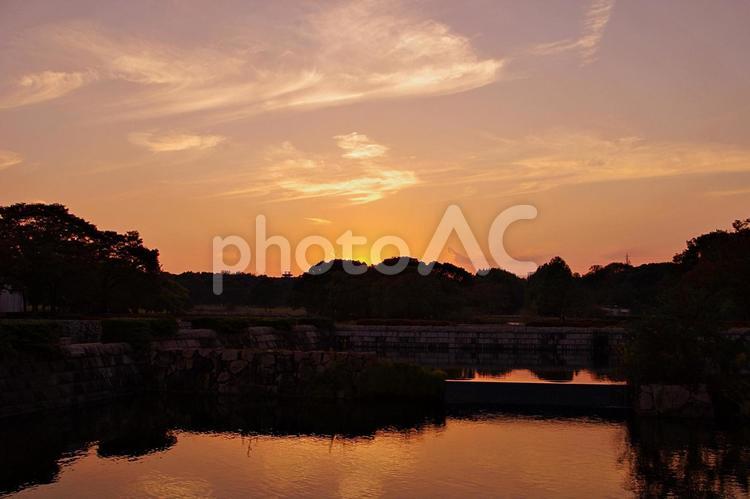 黄昏の秋の公園 公園,黄昏,夕焼けの写真素材