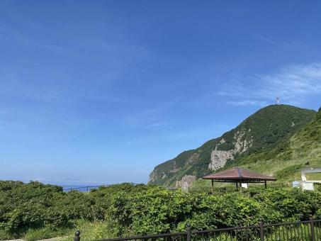函館 夏 立待岬 ハマナスと山Part4 函館 夏 立待岬 ハマナスと山Part4 風景,自然,空の写真素材