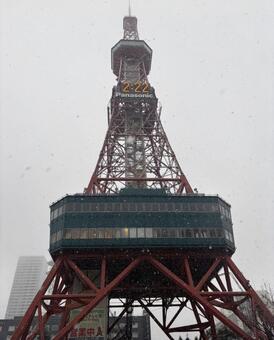 雪の中のテレビ塔 さっぽろテレビ塔,タワー,塔の写真素材