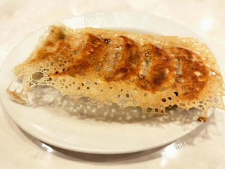 羽根つき餃子 羽根つき餃子の写真