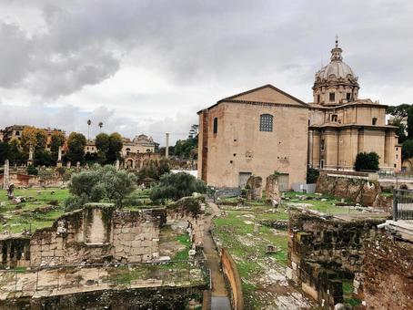 イタリア、ローマの遺跡フォロロマーノ イタリア、ローマの遺跡フォロロマーノの写真