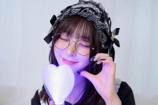 推し活をする地雷系女子 推し活をする地雷系女子 日本人,女性,地雷系女子の写真素材