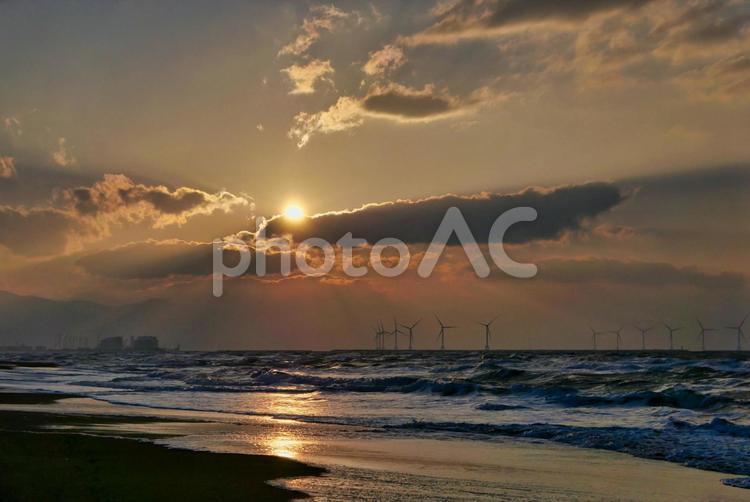 夕暮れの海 冬,石狩浜,あそびーちの写真素材