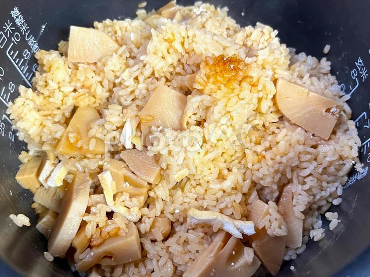 炊き込みご飯 炊き込みご飯,たけのこご飯,たけのこの写真素材