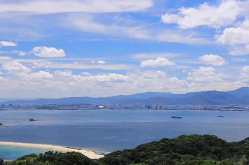 夏の空と海と街並み(福岡市) 夏の空と海と街並み(福岡市) 空,海,夏の写真素材
