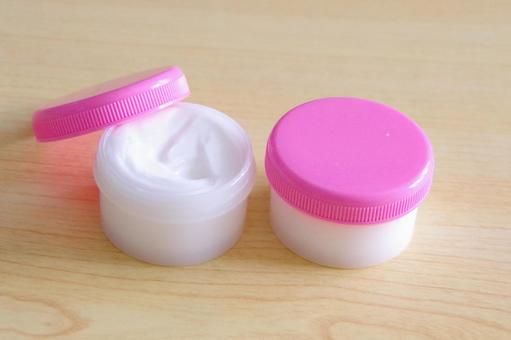 軟膏容器と塗り薬(皮膚科処方のお薬) 軟膏容器と塗り薬(皮膚科処方のお薬) 塗り薬,軟膏容器,軟膏の写真素材
