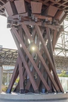 金沢駅の木組を貫く光芒００２ 金沢駅,鼓門,木組みの写真素材