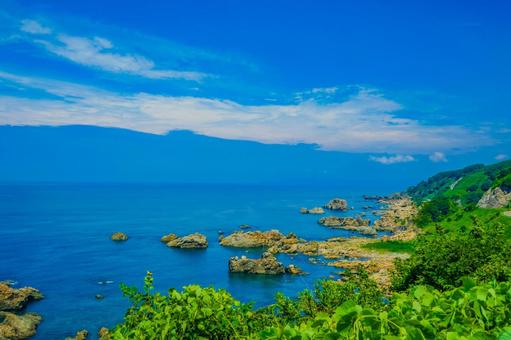 岩が点在する青い海 海,青空,岩の写真素材