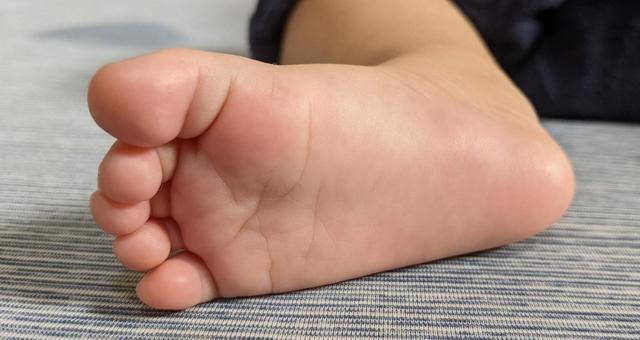 赤ちゃんの足の裏 足,足の裏,はだしの写真素材