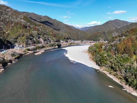 上空から見た仁淀川の風景 上空から見た仁淀川の風景の写真