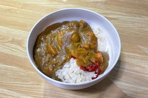 どんぶりに盛ったカレーライス_711D カレーライス,どんぶり,食べ物の写真素材