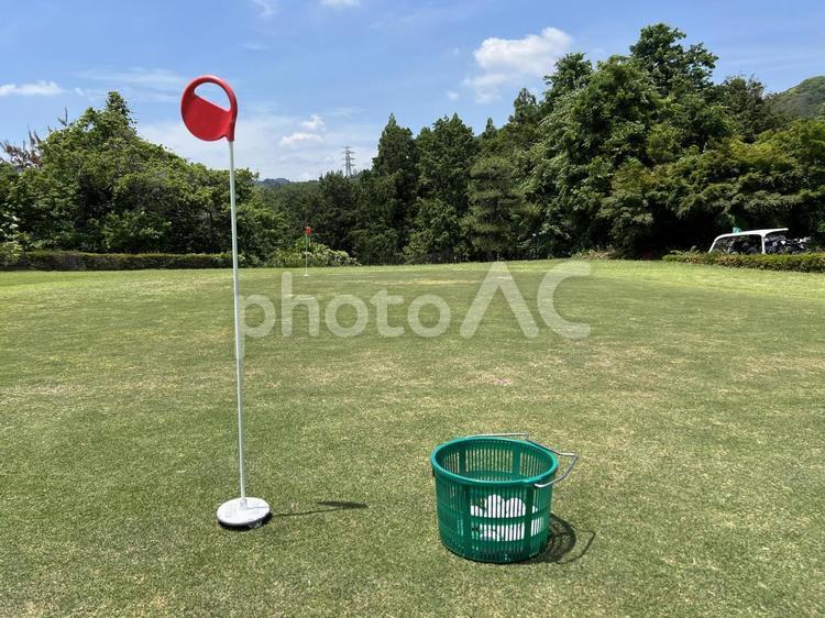 ゴルフ練習場のアプローチ練習 ゴルフ,練習場,アプローチの写真素材