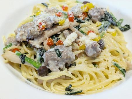 ほうれん草のクリームパスタ パスタ,クリームパスタ,イタリア料理の写真素材